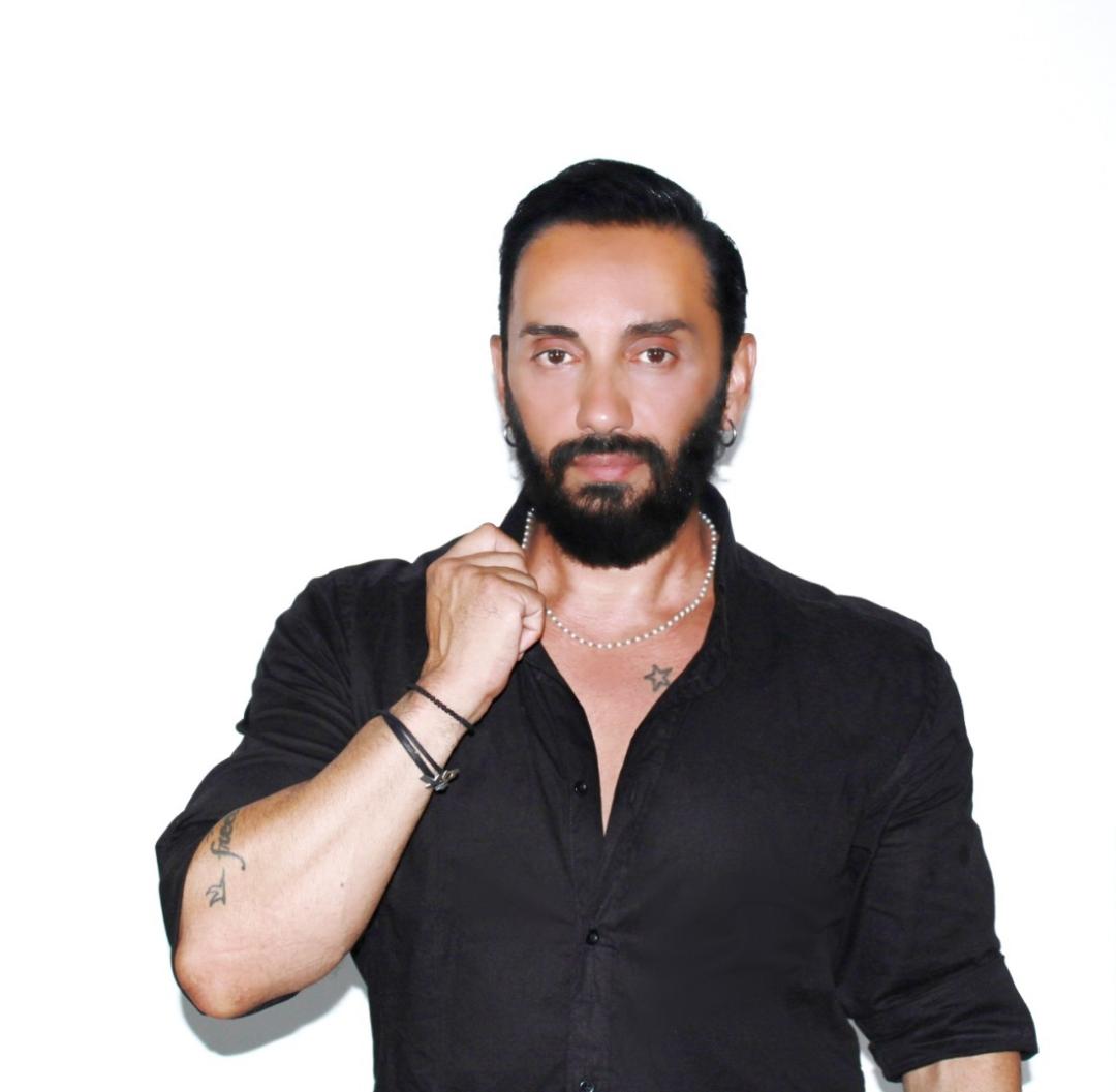 Stathis Rizopoulos Ο αγαπημένος παρουσιαστής των καλλιτεχνών, Τάσος Ριζόπουλος, θα ...