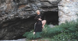 Αφροδίτη Αδάμη: Εντυπωσιακή σέξι φωτογράφιση στην σπηλιά του Νταβέλη!